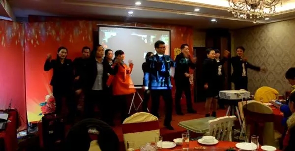揮灑青春，以樂為主，群魔共舞之抓錢舞